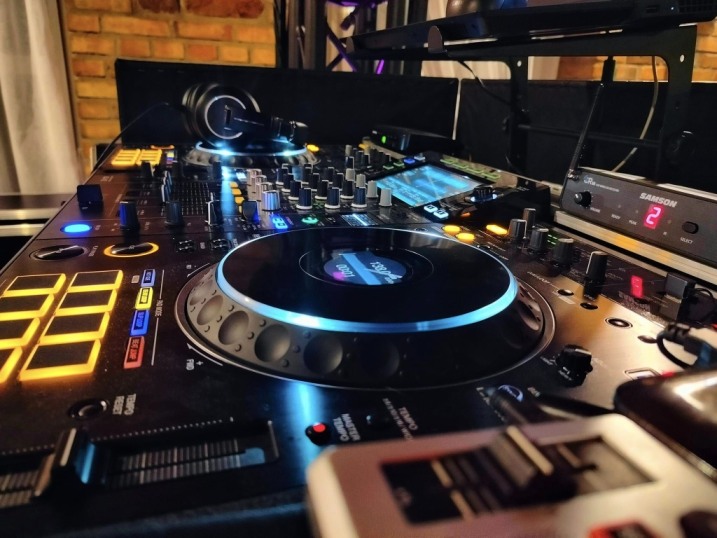 DJ AUGURIO - prowadzenie i oprawa muzyczna imprez