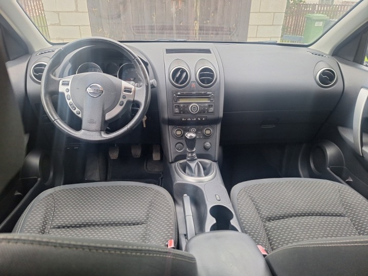 Sprzedam Nissana Qashqai 2.0 + gaz z 2008 r. 7 osobowy