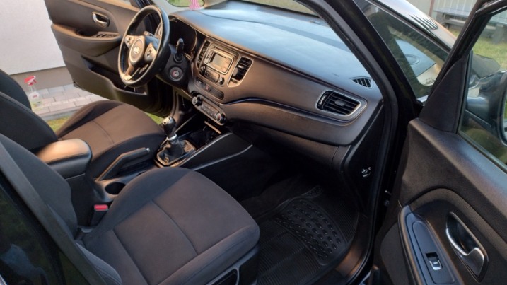 KIA Carens