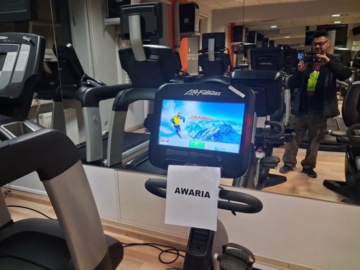 Serwis siłowni w szkołach | Technicy Mobilni | Remonty maszyn i sprzętu sportowego