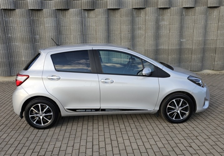 Sprzedam Yaris III 1.5 Benzyna Mały Przebieg Salon Polska