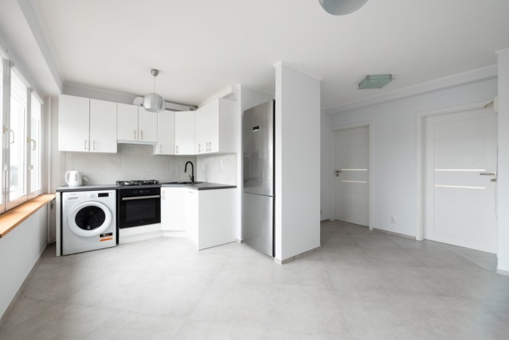 62 m2 po remoncie, centrum, 2 pokoje + balkon