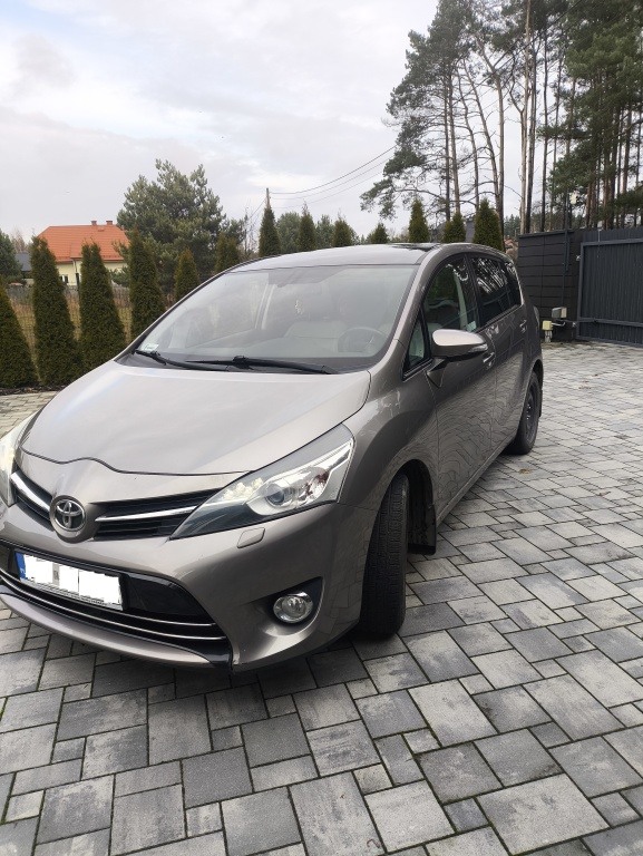 Toyota Verso 2014 1.8 Benzyna - 7 Osób - Ostrołęcki salon