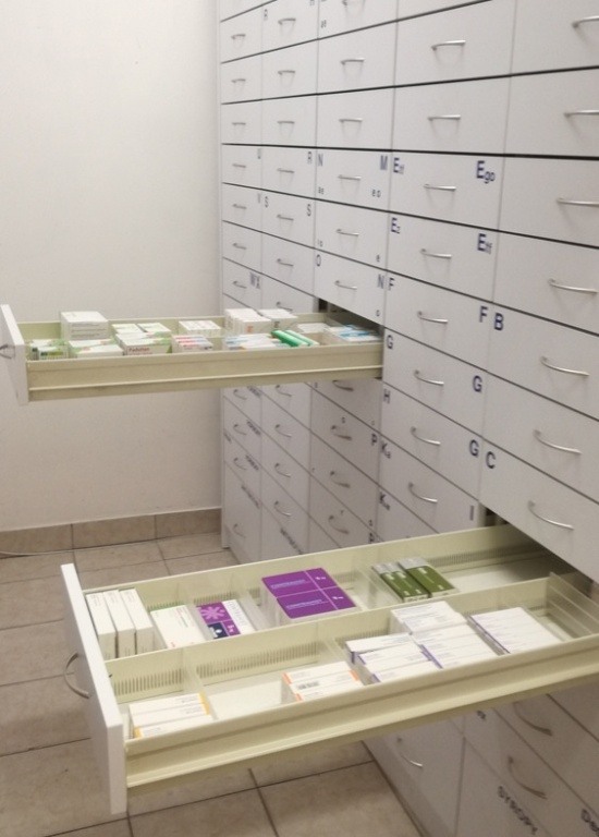 Meble apteczne-magazynowe szuflady głębokiego składownia sprzedam używane