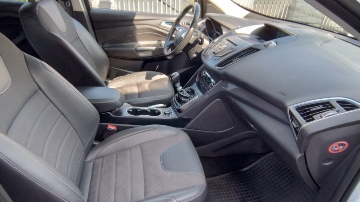 Ford Kuga 4x4 Titanium bezwypadkowy diesel 2,0
