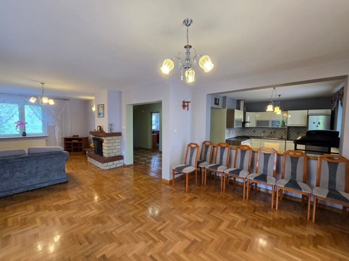Dom wolnostojący gotowy do zamieszkania 150 m² | Pomian | dwa garaże | spokojna okolica