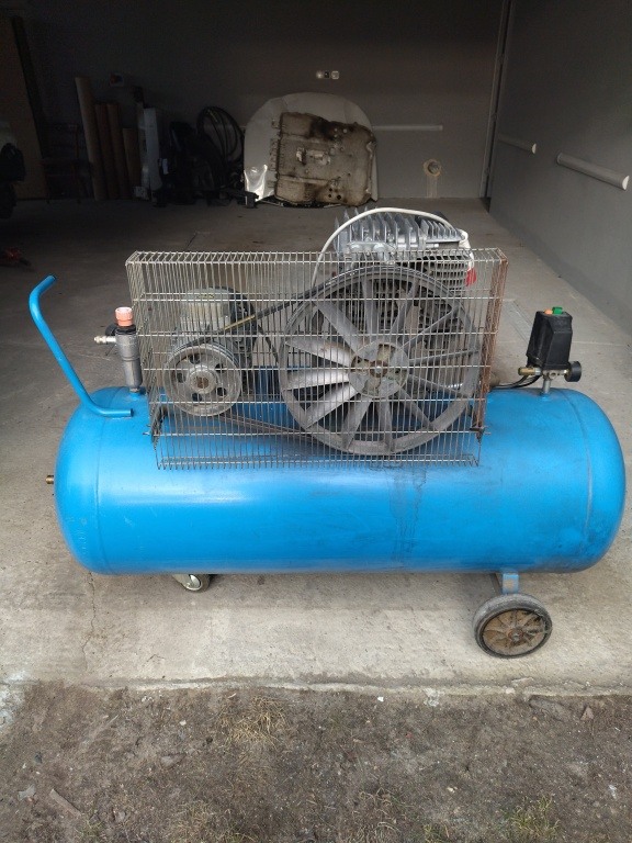 Kompresor/ Sprężarka GUDEPOL 270L 650l/min