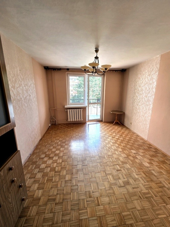 Sprzedam przestronne 3-pokojowe mieszkanie z balkonem
