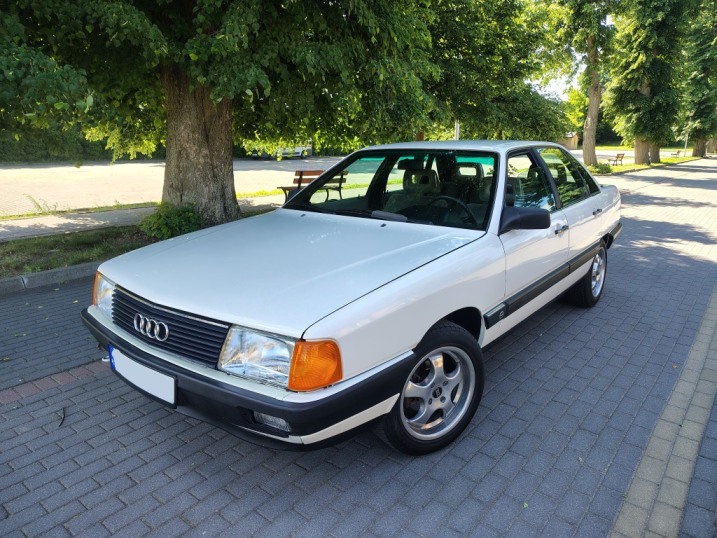 Audi 100 C3 Cygaro