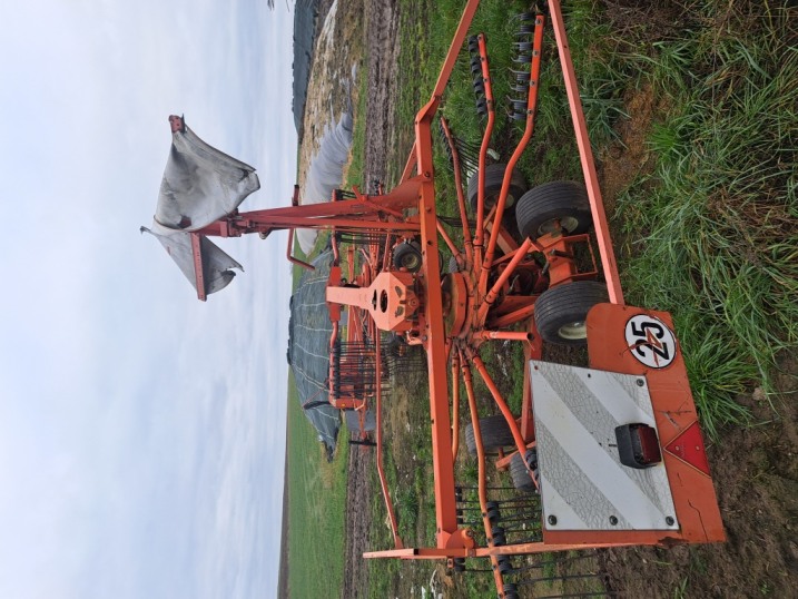 zgrabiarka kuhn 7822