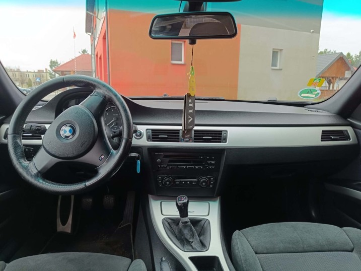 BMW 3 e90 318i m pakiet z vin 2.0 129km benzyna sprowadzony zarejestrowany