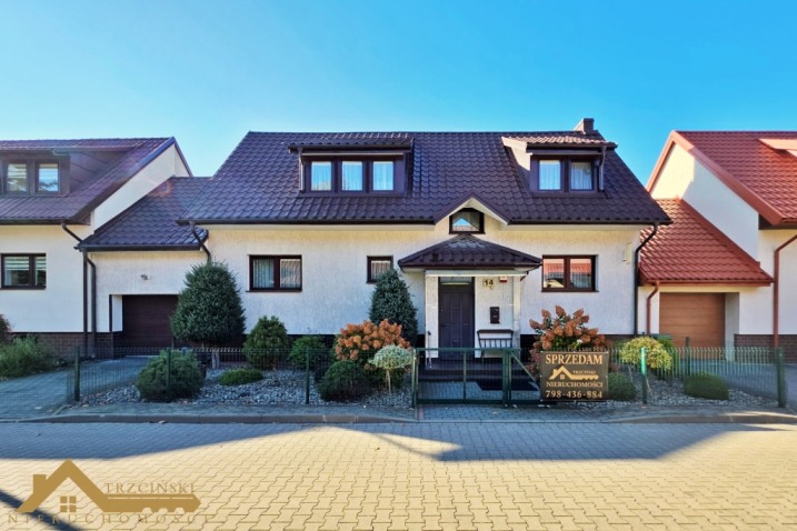 Dom z garażem w zabudowie szeregowej - Ostrołęka