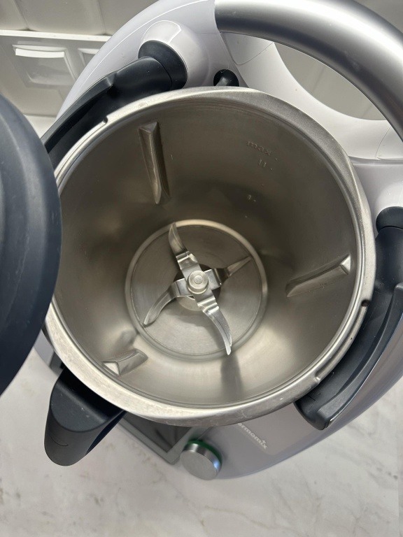 Sprzedam Thermomix TM6