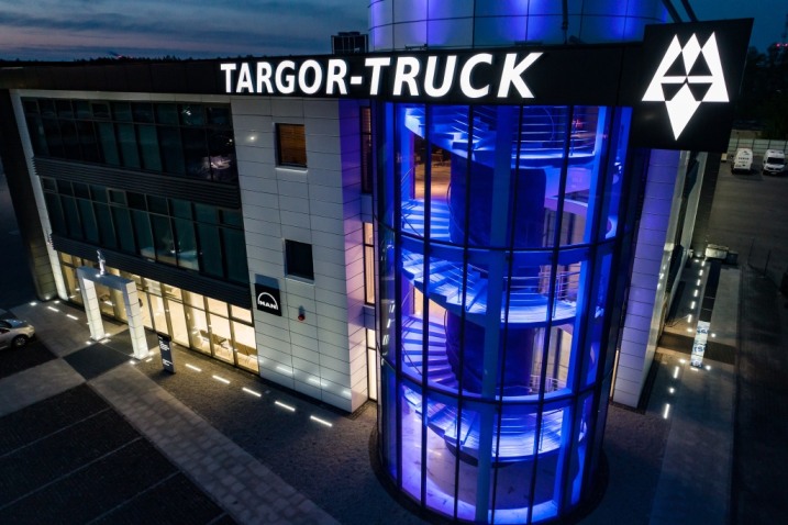 Pracownik biurowy na magazynie w Targor-Truck sp. z o.o.