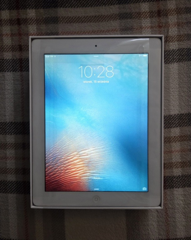 Model A1430  iPad Wi-Fi Cellular 16GB W