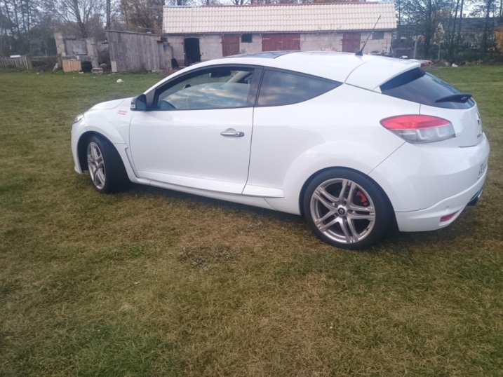 Sprzedam samochód osobowy