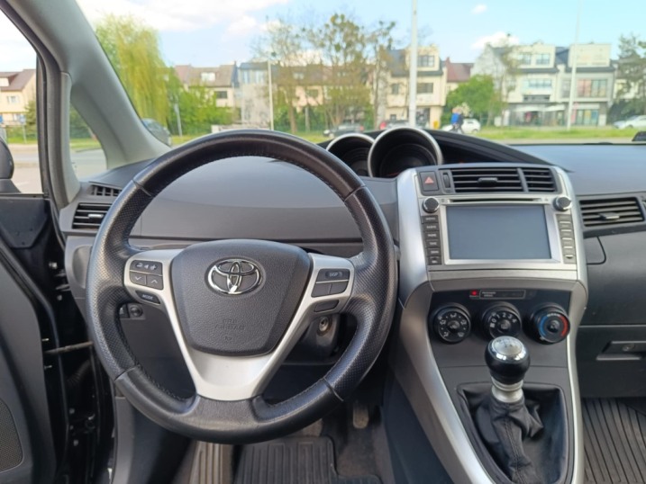 Toyota Verso przebieg,  w 2022 założony gaz (tani w eksploatacji !!!)