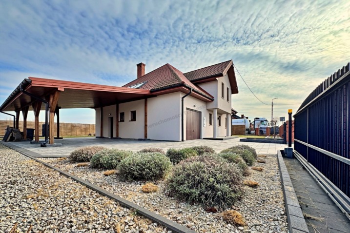 Przestronny dom | pięknie zagospodarowana działka | Kadzidło