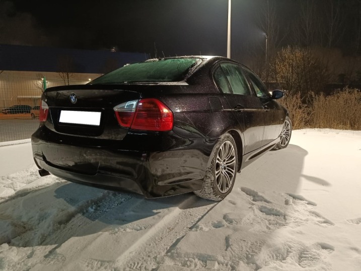 BMW e90 318i m pakiet z VIN 2.0 129km benzyna sprowadzony