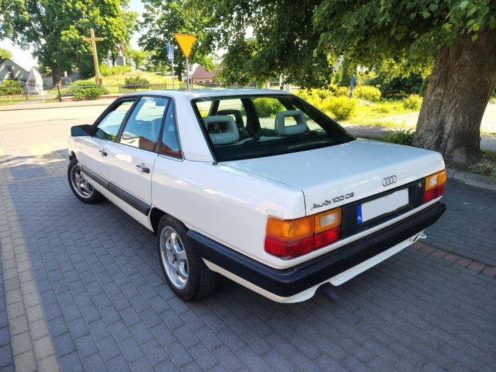 Audi 100 C3 Cygaro