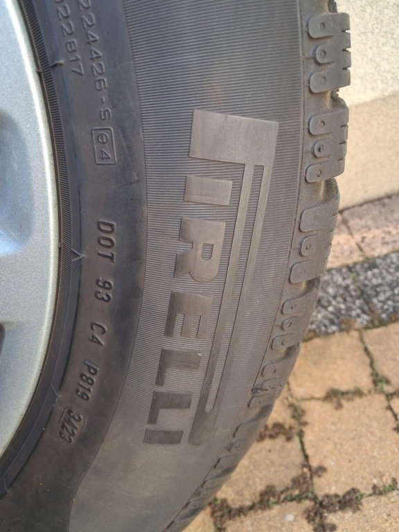 Sprzedam 4 alufelgi z zimowymi oponami do BMW 17 cali