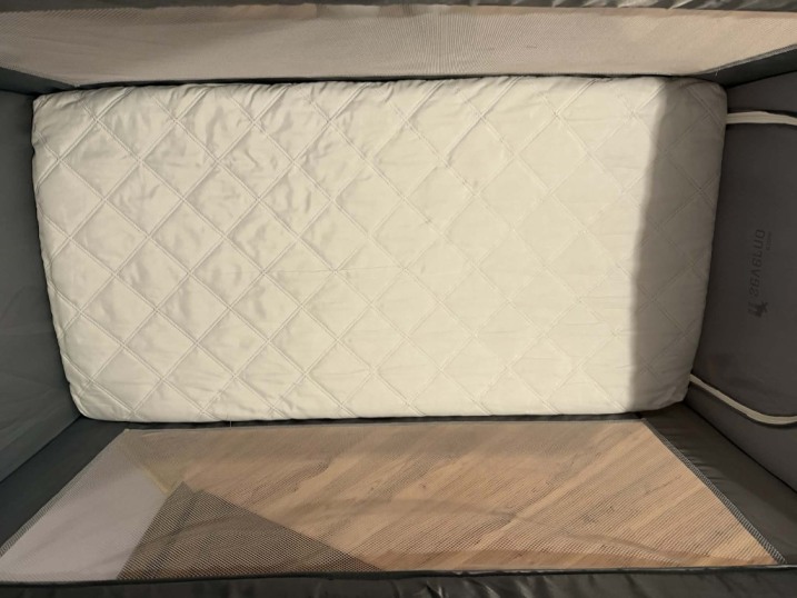 Łóżeczko Turystyczne składane+ Materac Antyalergiczny