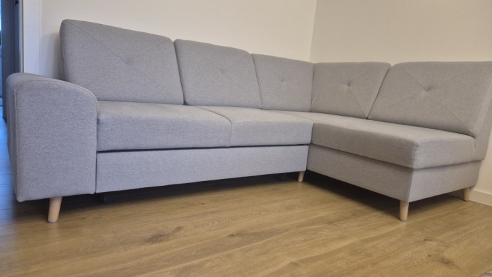 Stylowy narożnik prawy z funkcją spania