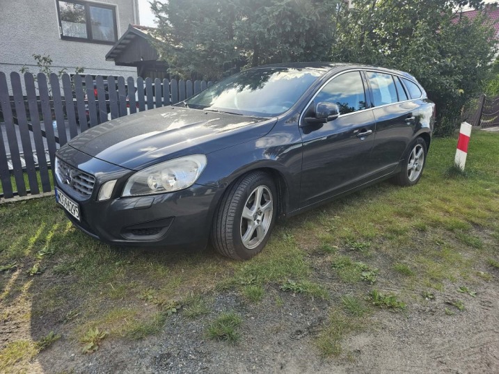 Volvo V60 2011 2.0 diesel klima hak zarejestrowany
