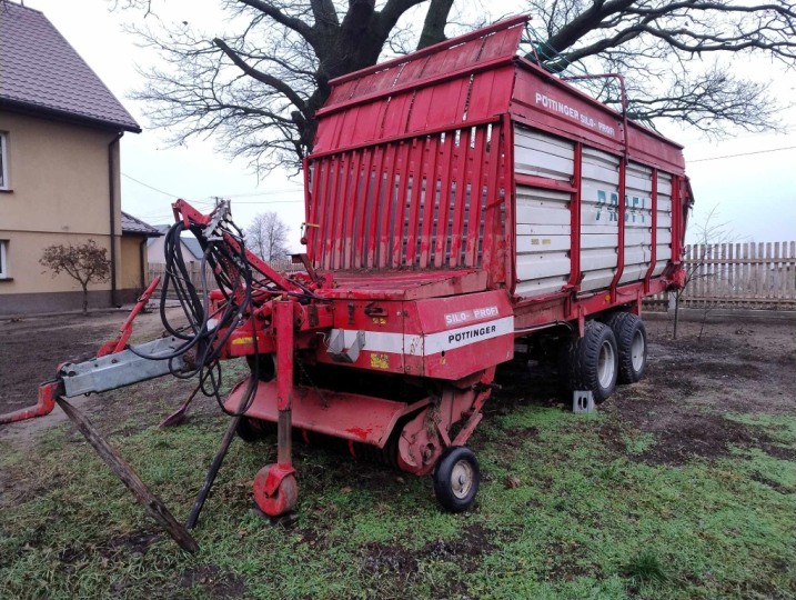 Przyczepa samozbierająca Pottinger Silo Profi 2