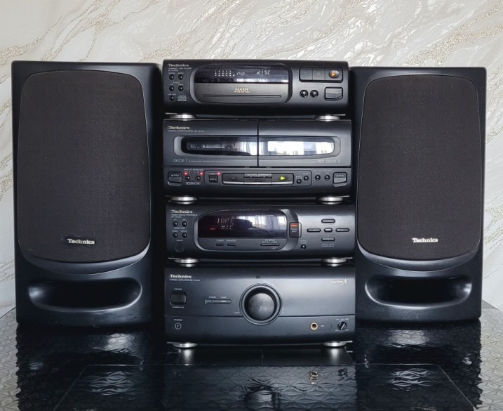 Sprzedam WIEŻĘ TECHNICS