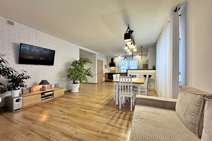 Przestronny dom na 30-arowej działce | Chełchy, gm. Sypniewo