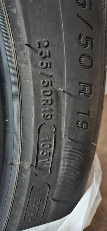 Sprzedam komplet 4 opon letnich Michelin 235/50R19