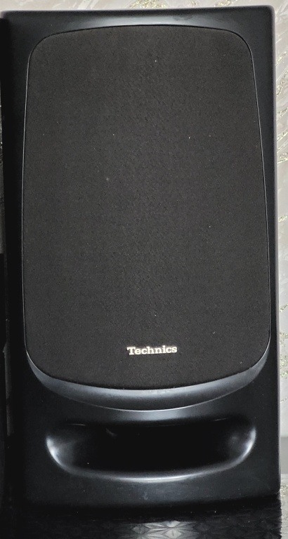 Sprzedam WIEŻĘ TECHNICS