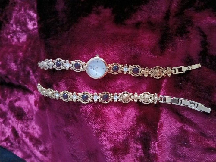 ZEGAREK Z BRANSOLETKĄ