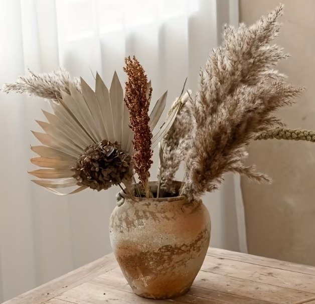 Rustykalny wazon z uchwytami