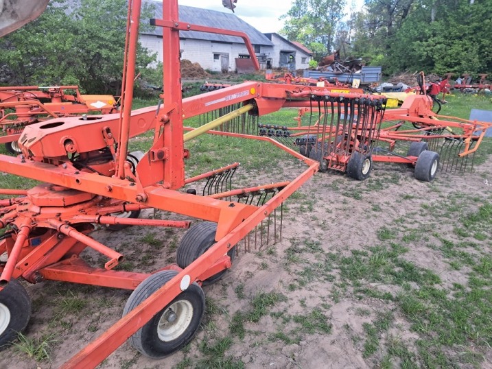 zgrabiarka kuhn 6000 i kuhn 7822duża