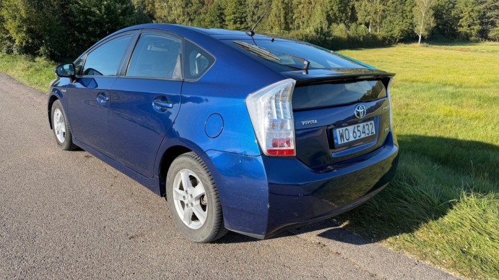 Toyota Prius III, prywatnie, 8 lat w rodzinie, nie po taxi, automat, hybryda