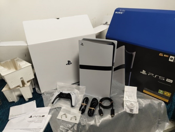 nowe, oryginalne konsole Sony PlayStation PS5 Pro, Sony PS5 Slim, Microsoft Xbox Series X 2TB