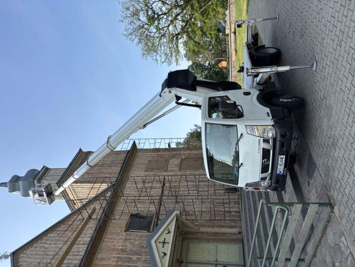 Podnośnik koszowy 27m wycinka drzew mycie malowanie elewacji