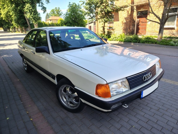 Audi 100 C3 Cygaro