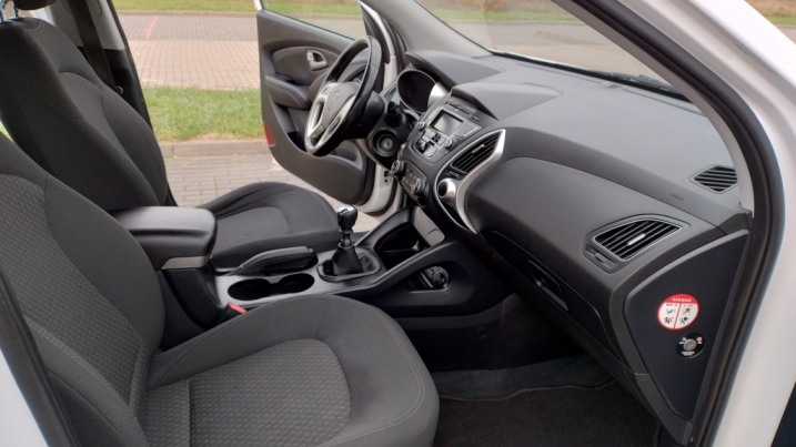 Hyundai IX35 klima /czujniki parkowania