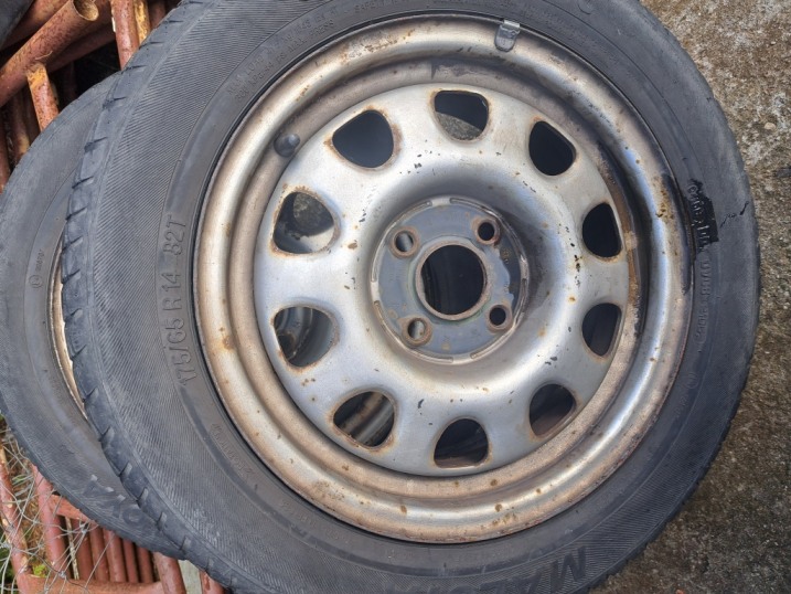 2 koła 14 stalowe od golfa