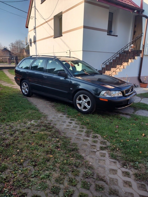 Volvo V40 1,9d 115 KM