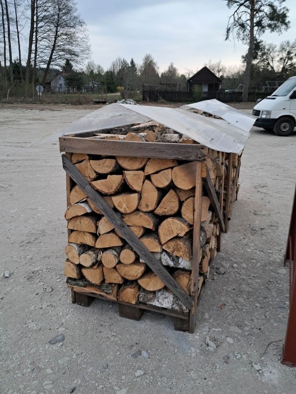 Brzoza na palecie , sauna , balia , kominek