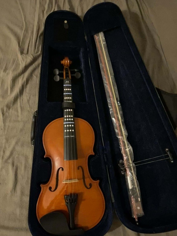 Skrzypce 4/4 prkaktycznie nowe