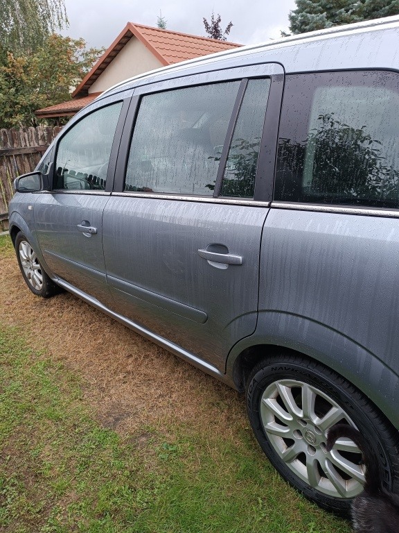 Sprzedam  auto OPEL ZAFIRA