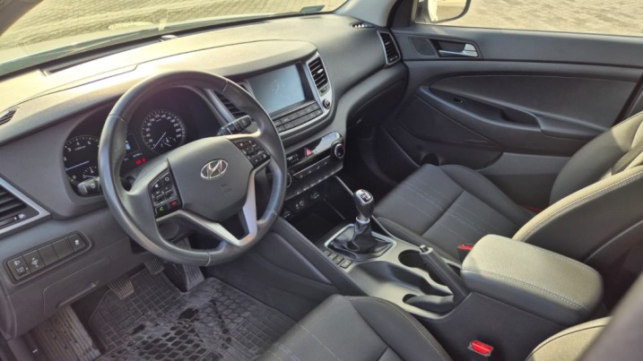 zadbane auto benzynowe HYUNDAI TLE TUCSON 1.6 – uczciwie, bez ukrywania historii