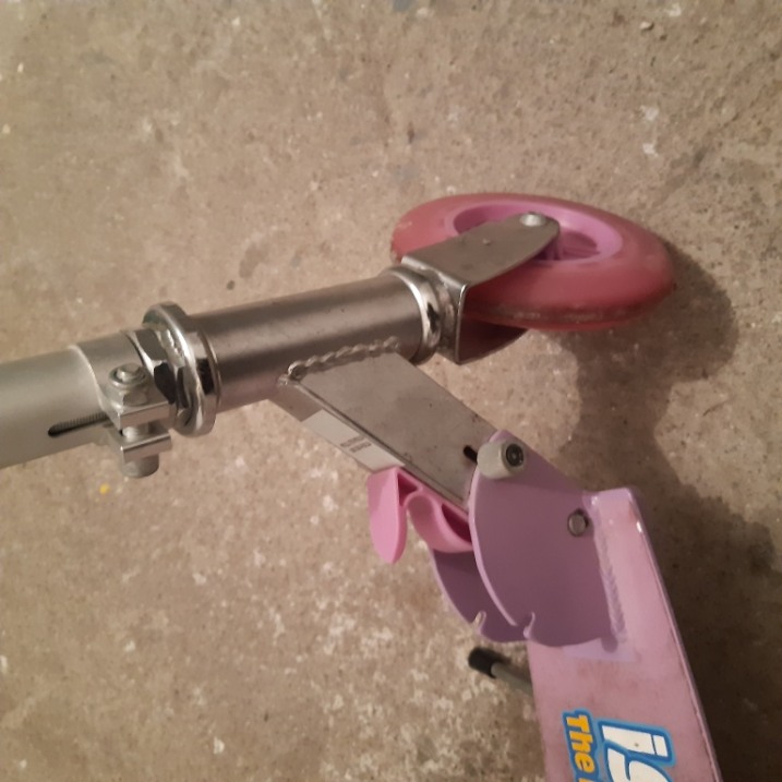 Hulajnoga dla dziewczynki - używana tanio sprzedam