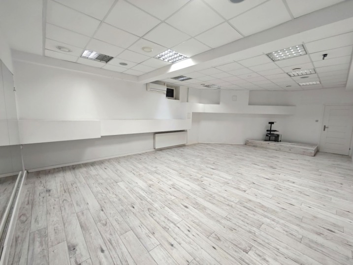 Lokal do wynajęcia. Dwie duże sale + inne pomieszczenia. Ostrołęka - centrum