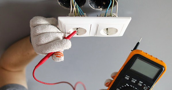 Elektryk Amper.Naprawy i usuwanie usterek,zwarć.
